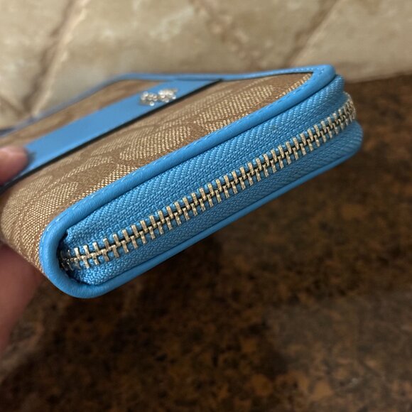 COACH SIGNATURE C ACCORDION ZIP AROUND WALLET BROWN/BLUE Like New - Picture 4 of 13